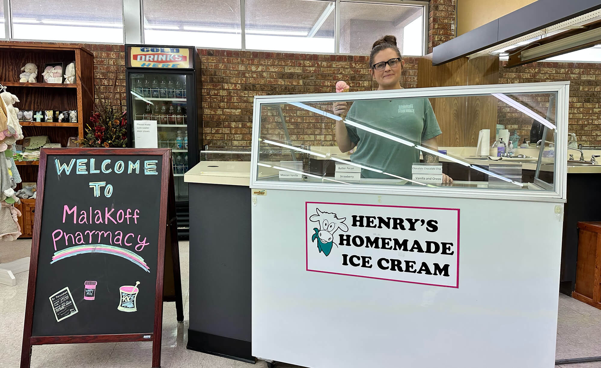 Ice Cream shop inside Malakoff Pharmacy beside Brookshires in Malakoff TX